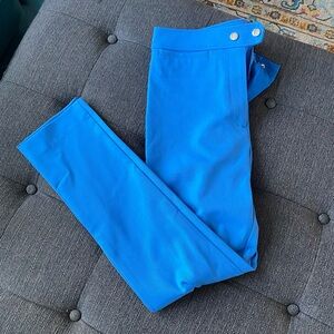 NWT Ann Taylor high rise skinny ankle pant in Turqoise blue. Size 6
Bi-stretch